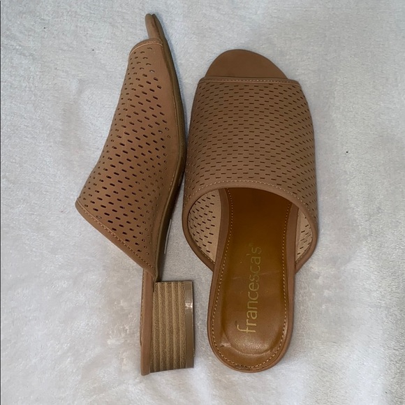 Small heels - Picture 2 of 3